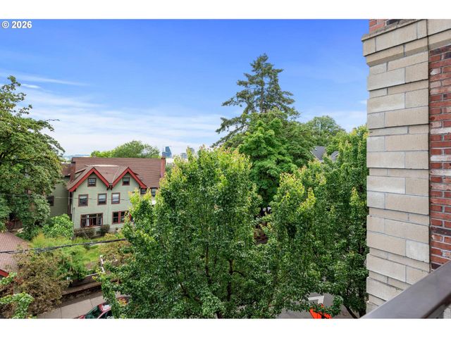 2430 Nw WESTOVER Rd 201, Portland, OR 97210