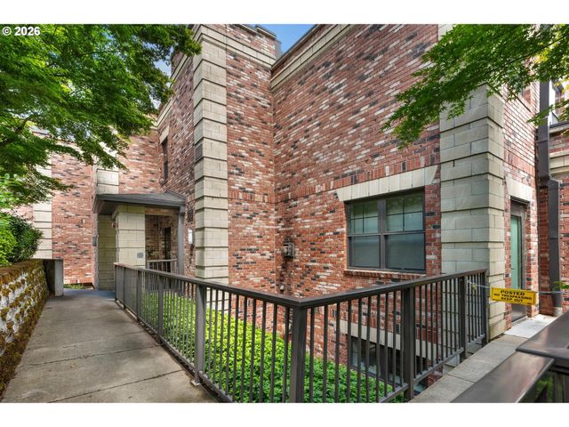 2430 Nw WESTOVER Rd 201, Portland, OR 97210