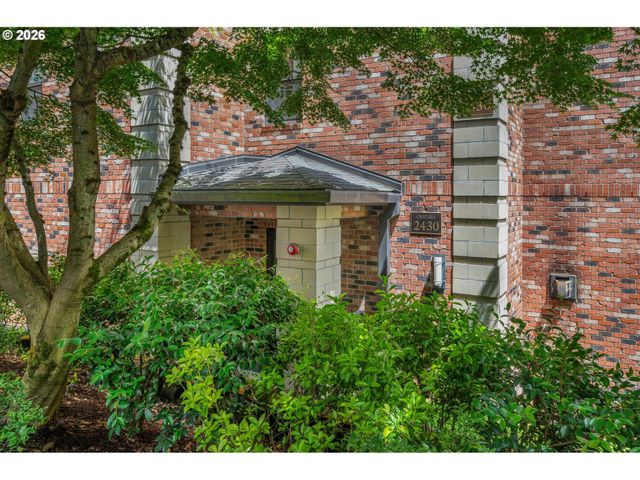 2430 Nw WESTOVER Rd 201, Portland, OR 97210