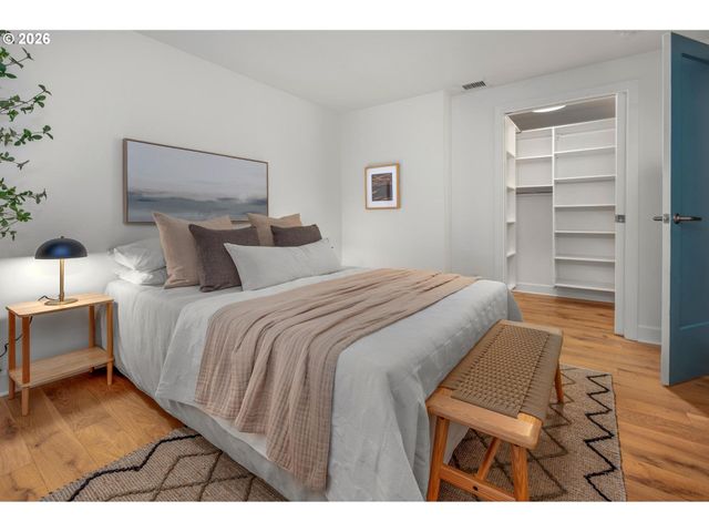 2430 Nw WESTOVER Rd 201, Portland, OR 97210