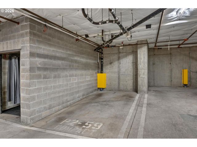 2430 Nw WESTOVER Rd 201, Portland, OR 97210