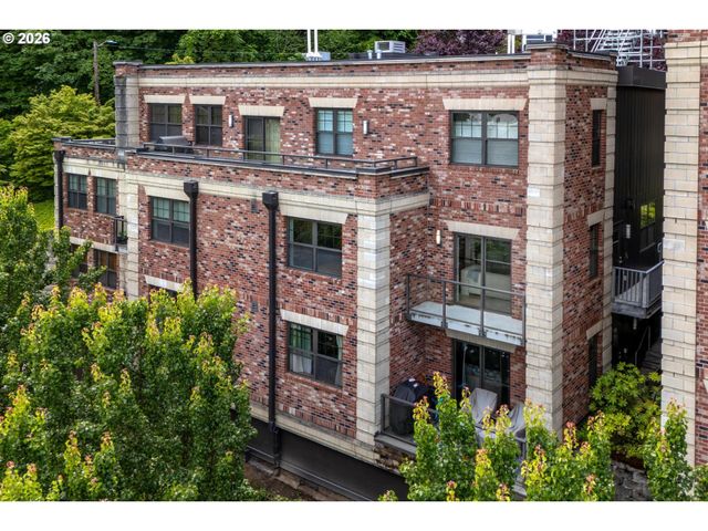 2430 Nw WESTOVER Rd 201, Portland, OR 97210