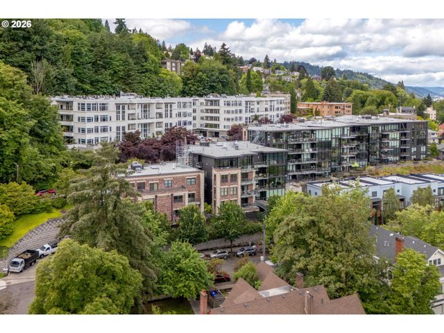 2430 Nw WESTOVER Rd 201, Portland, OR 97210