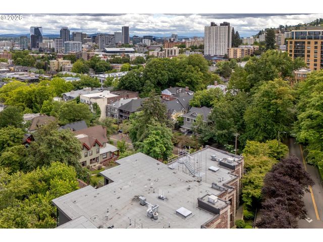 2430 Nw WESTOVER Rd 201, Portland, OR 97210