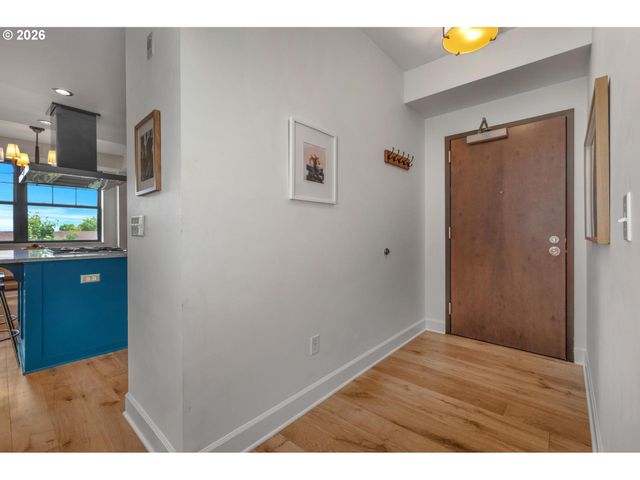 2430 Nw WESTOVER Rd 201, Portland, OR 97210