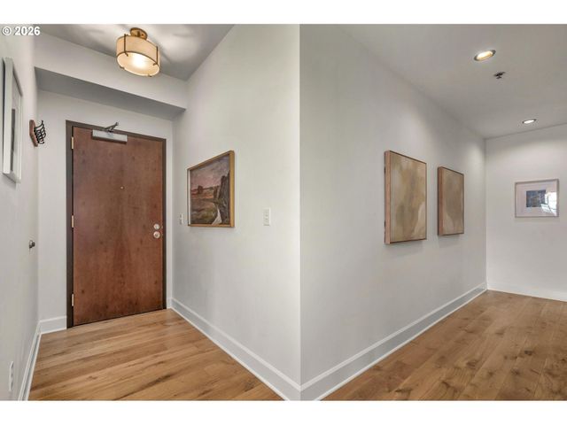 2430 Nw WESTOVER Rd 201, Portland, OR 97210