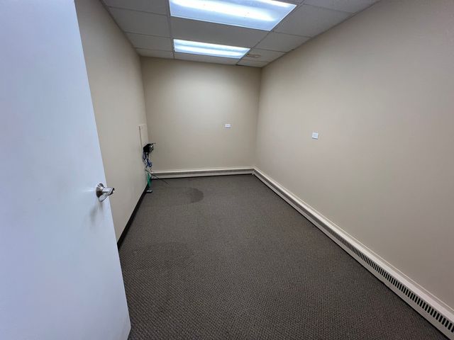 401 W Irving Park Road 1, Itasca, IL 60143