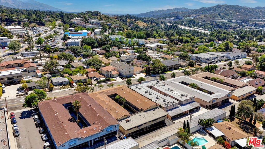 Image 17 of property listing at 4439 Ocean View Boulevard, Montrose, CA 91020