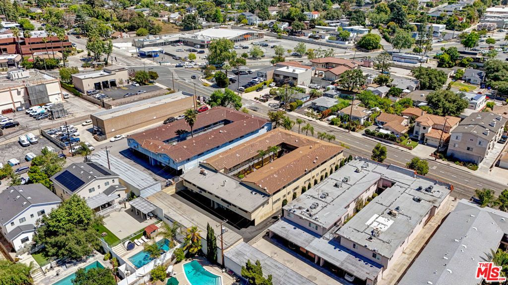 Image 18 of property listing at 4439 Ocean View Boulevard, Montrose, CA 91020