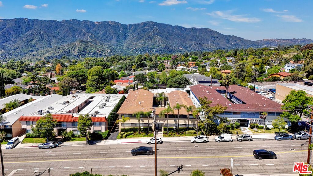 Image 3 of property listing at 4439 Ocean View Boulevard, Montrose, CA 91020