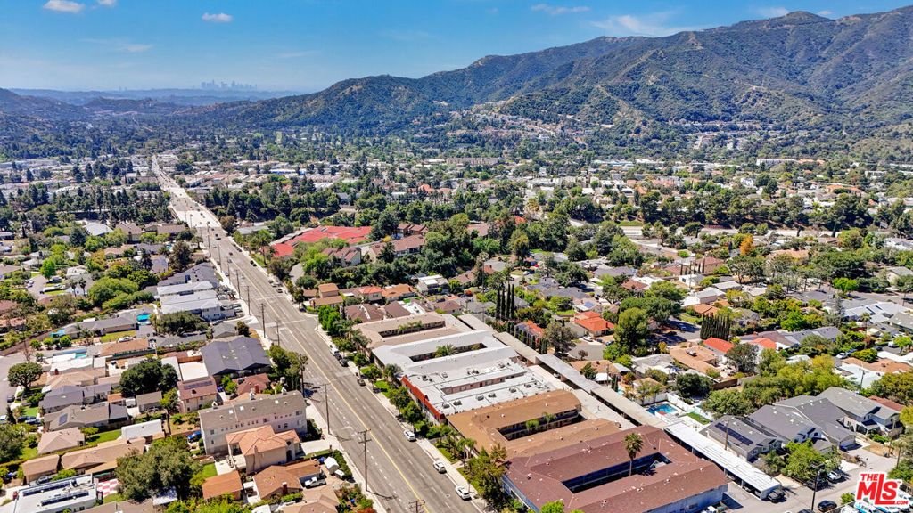 Image 4 of property listing at 4439 Ocean View Boulevard, Montrose, CA 91020