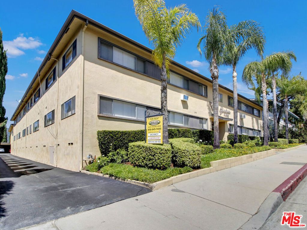 Image 5 of property listing at 4439 Ocean View Boulevard, Montrose, CA 91020