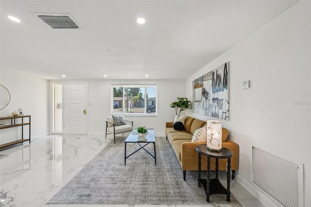 6832 16TH WAY S, St Petersburg, FL 33712