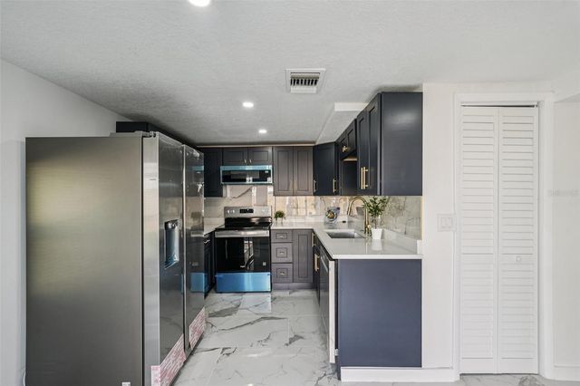 6832 16TH WAY S, St Petersburg, FL 33712