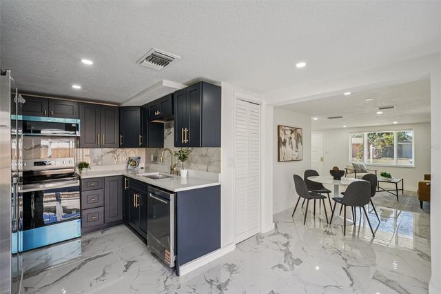 6832 16TH WAY S, St Petersburg, FL 33712