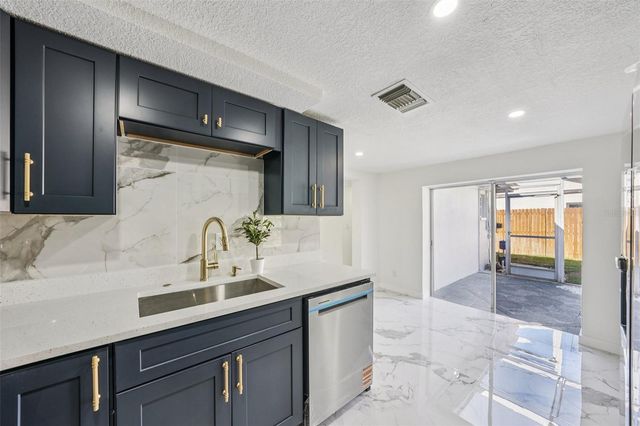 6832 16TH WAY S, St Petersburg, FL 33712