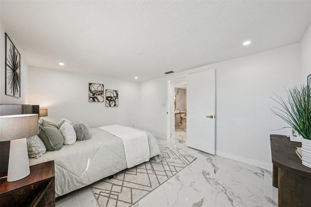 6832 16TH WAY S, St Petersburg, FL 33712