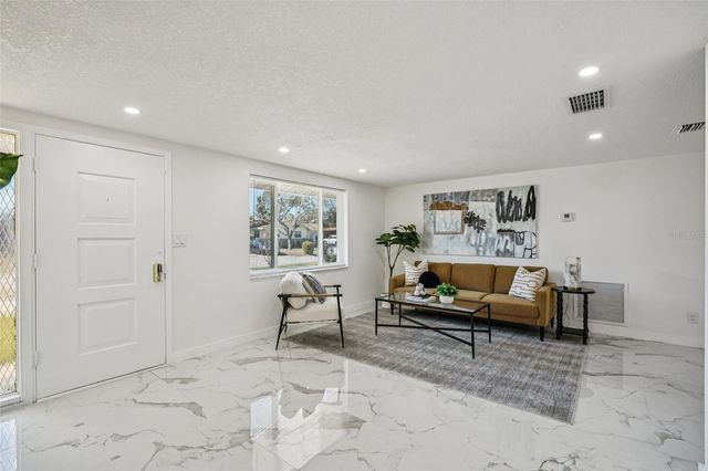 6832 16TH WAY S, St Petersburg, FL 33712