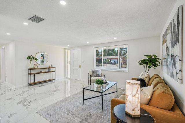 6832 16TH WAY S, St Petersburg, FL 33712