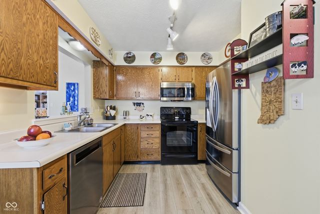 932 Delray Drive, Indianapolis, IN 46241