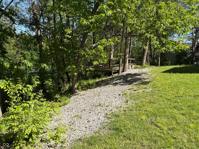 8 Mill Springs, Coatesville, IN 46121
