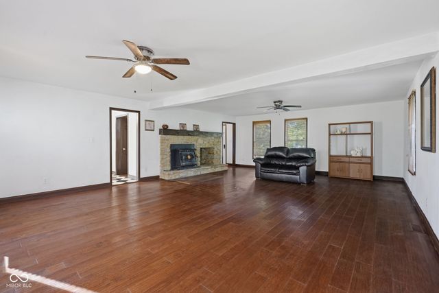 8 Mill Springs, Coatesville, IN 46121