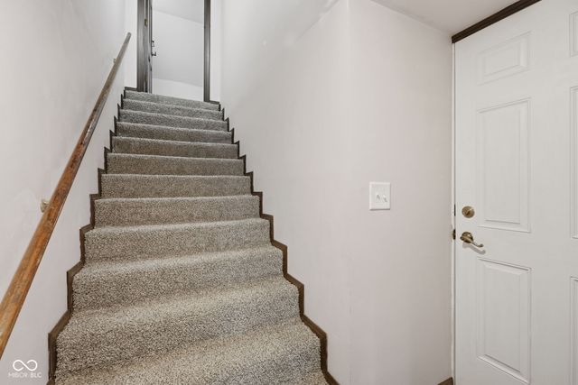8 Mill Springs, Coatesville, IN 46121