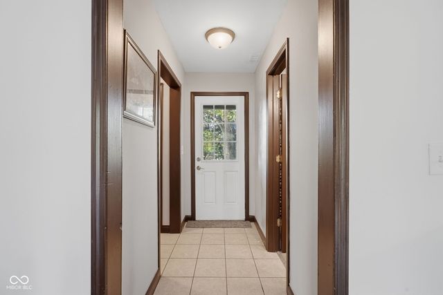 8 Mill Springs, Coatesville, IN 46121