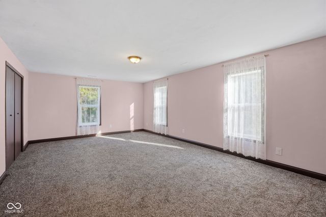 8 Mill Springs, Coatesville, IN 46121
