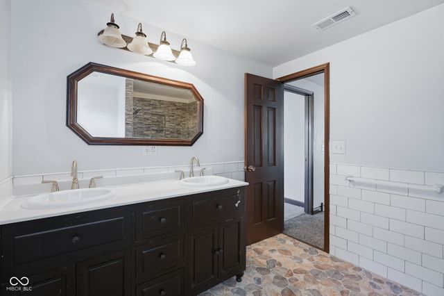 8 Mill Springs, Coatesville, IN 46121