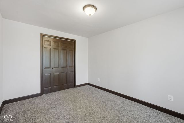 8 Mill Springs, Coatesville, IN 46121
