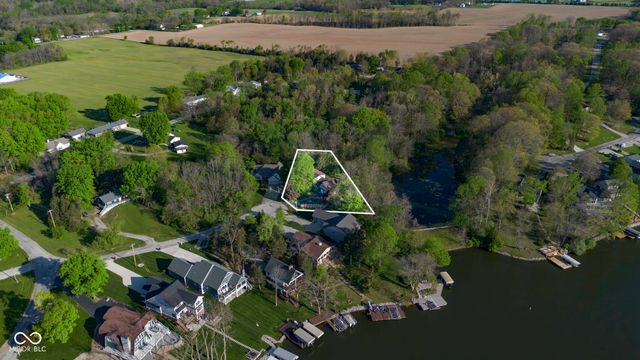 8 Mill Springs, Coatesville, IN 46121
