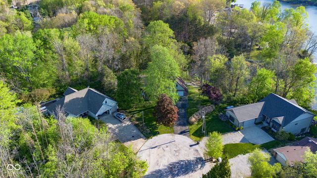 8 Mill Springs, Coatesville, IN 46121