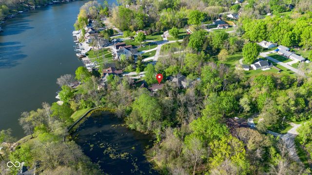 8 Mill Springs, Coatesville, IN 46121