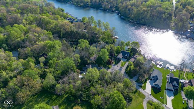 8 Mill Springs, Coatesville, IN 46121