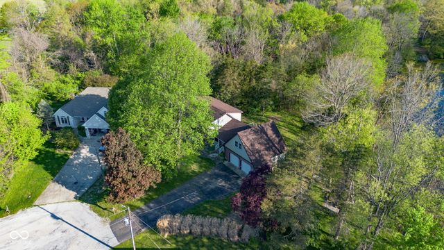 8 Mill Springs, Coatesville, IN 46121