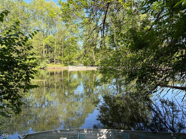 8 Mill Springs, Coatesville, IN 46121