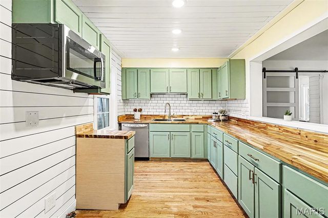 49 Fernridge Avenue, Valley Park, MO 63088