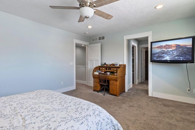 108 South Brook Way, Mankato, MN 56001