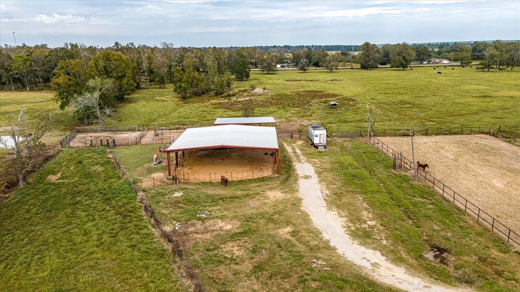 391 County Road 2010, Liberty, TX 77575