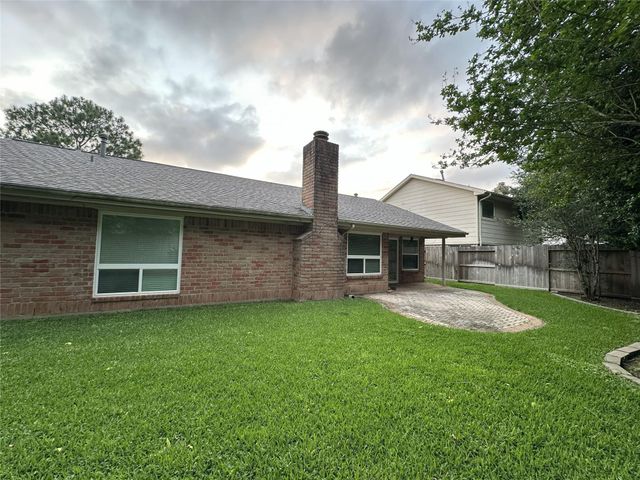 2211 Brook View Lane, Sugar Land, TX 77479