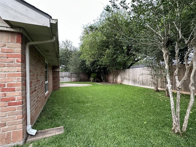 2211 Brook View Lane, Sugar Land, TX 77479