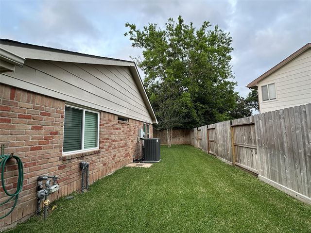 2211 Brook View Lane, Sugar Land, TX 77479