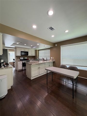 2211 Brook View Lane, Sugar Land, TX 77479