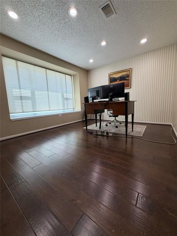 2211 Brook View Lane, Sugar Land, TX 77479