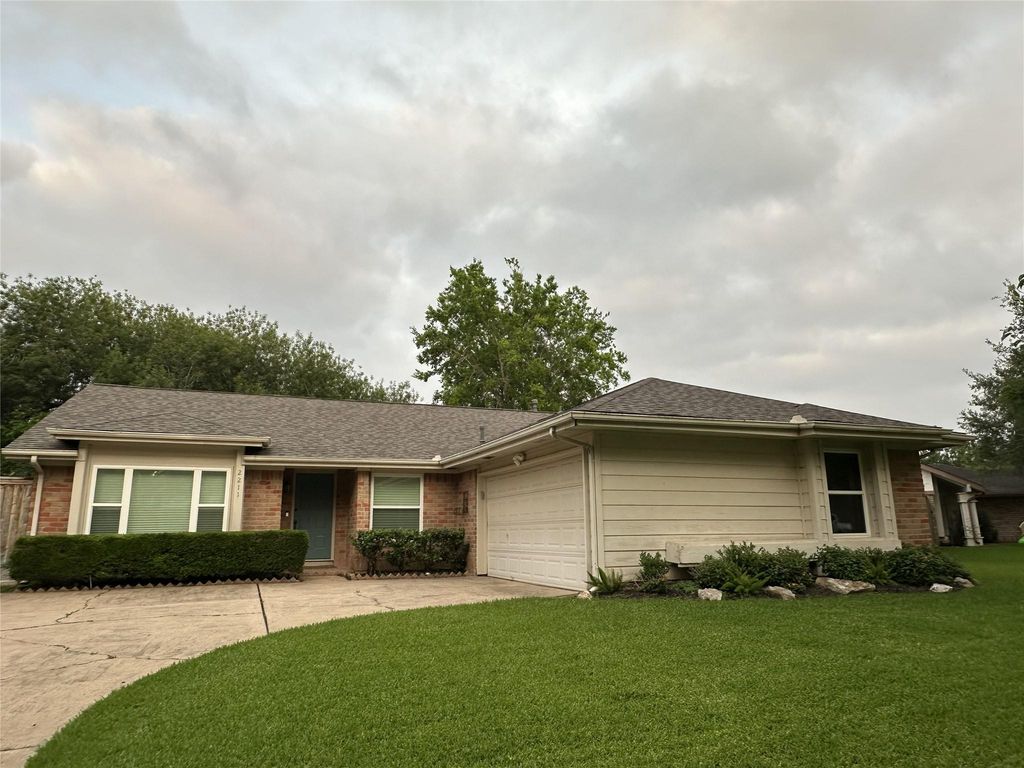 2211 Brook View Lane, Sugar Land, TX 77479