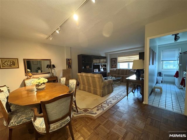 280 Prospect Avenue 5D, Hackensack, NJ 07601