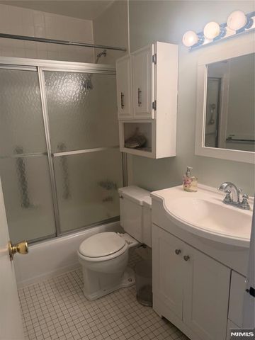 280 Prospect Avenue 5D, Hackensack, NJ 07601