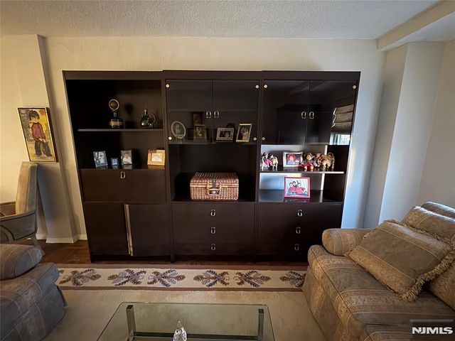 280 Prospect Avenue 5D, Hackensack, NJ 07601