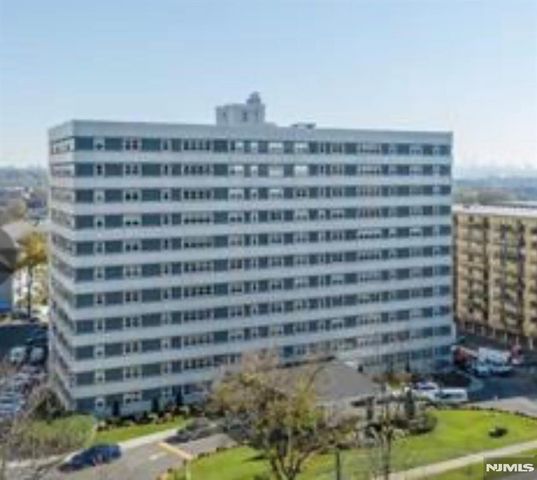 280 Prospect Avenue 5D, Hackensack, NJ 07601